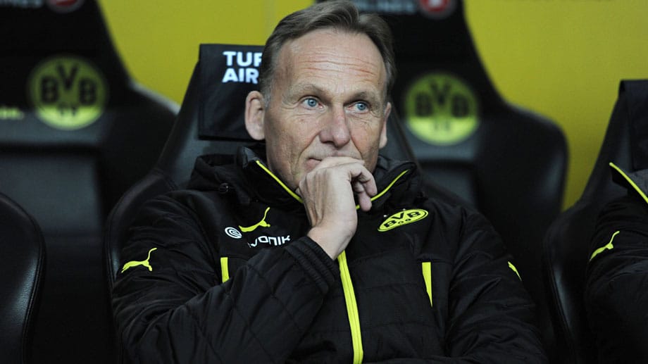 Hans-Joachim Watzke spielt gedanklich verschiedene Szenarien durch. Hans-Joachim Watzke spielt gedanklich verschiedene Szenarien durch.