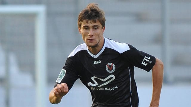 Daniel Reiche gehört dem Kader von Viktoria Köln seit Sommer 2012 an. Daniel Reiche gehört dem Kader von Viktoria Köln seit Sommer 2012 an.