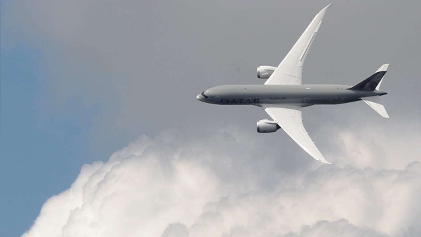 Boeing 787 Dreamliner und Wolken: In großer Höhe können dann die Triebwerke vereisen