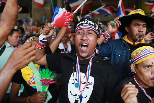 Die Demonstranten fordern den Rücktritt der Regierung der theiländischen Ministerpräsidentin Yingluck Shinawatra