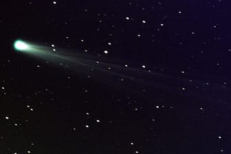 Komet Ison auf seinem Weg durchs Weltall