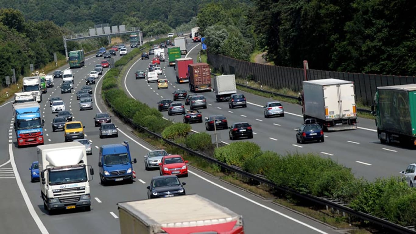 In Zukunft müssen Ausländer für die Nutzung deutscher Autobahnen eine Maut bezahlen.