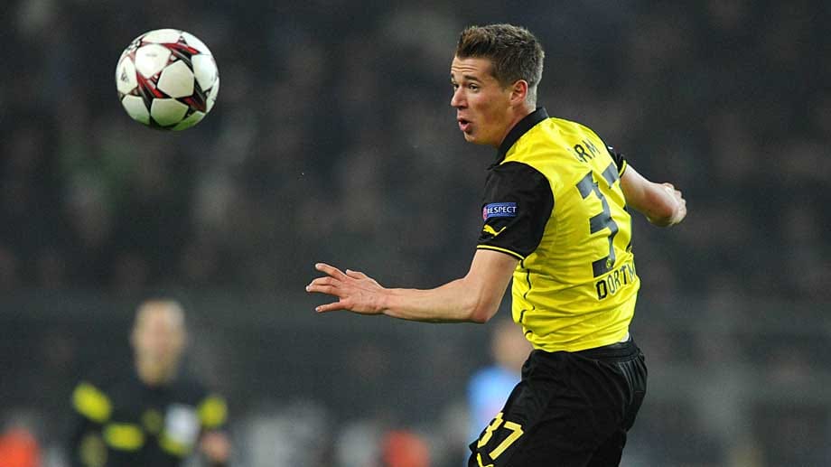 Gegen Neapel alles im Blick: Dortmunds Linksverteidiger Erik Durm. Gegen Neapel alles im Blick: Dortmunds Linksverteidiger Erik Durm.