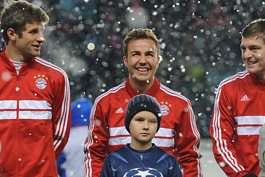 Mario Götze (Mitte) hat im Schneetreiben von Moskau gut Lachen. Er ist wieder in Top-Form.