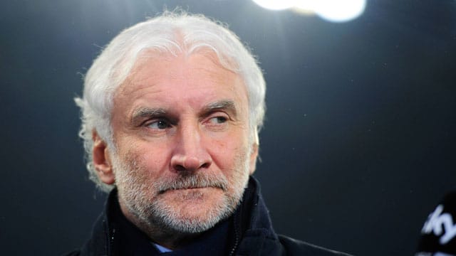 Rudi Völler wird die Partie seiner Leverkusener gegen Nürnberg verpassen: Er liegt im Krankenhaus. Rudi Völler wird die Partie seiner Leverkusener gegen Nürnberg verpassen: Er liegt im Krankenhaus.