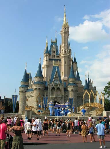 Ein Imperium an Vergnügungsparks aufzubauen, war der Traum von Walt Disney. Die erste "Walt Disney World" öffnete 1971 ihre Pforten.