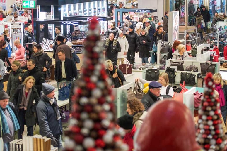 Die Deutschen sind vor dem Weihnachtsfest 2013 in Einkaufslaune