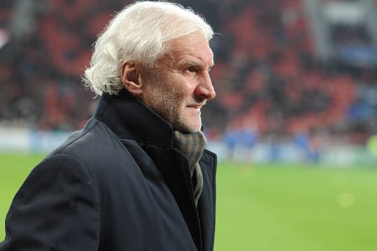 Bayer-Sportdirektor Rudi Völler am 27. November 2013 beim CL-Vorrundenspiel gegen Manchester United.