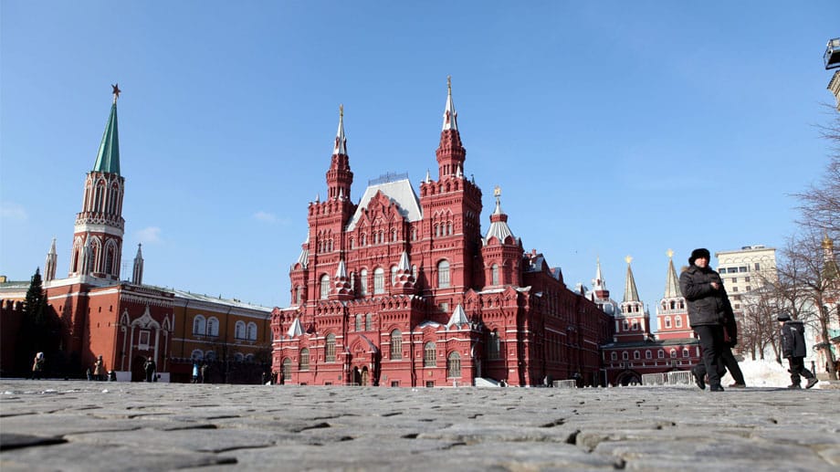 Der Name "Roter Platz" kommt vom Kommunismus: Falsch. Es ist aber etymologisch belegt, dass Krasnaja Ploschtschad ursprünglich Schöner Platz bedeutete.