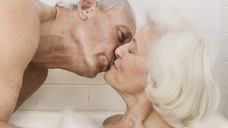 Sex: Das Alter ist für viele Menschen kein Grund, auf Sex zu verzichten.