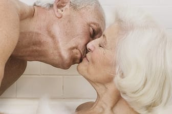 Sex: Das Alter ist für viele Menschen kein Grund, auf Sex zu verzichten.