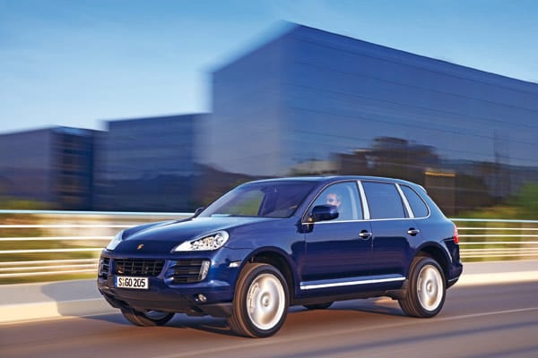 TÜV-Report 2014, 4 bis 5 Jahre alte Autos. Platz 3 für den Porsche Cayenne mit einer Mängelquote von 8,1 Prozent.