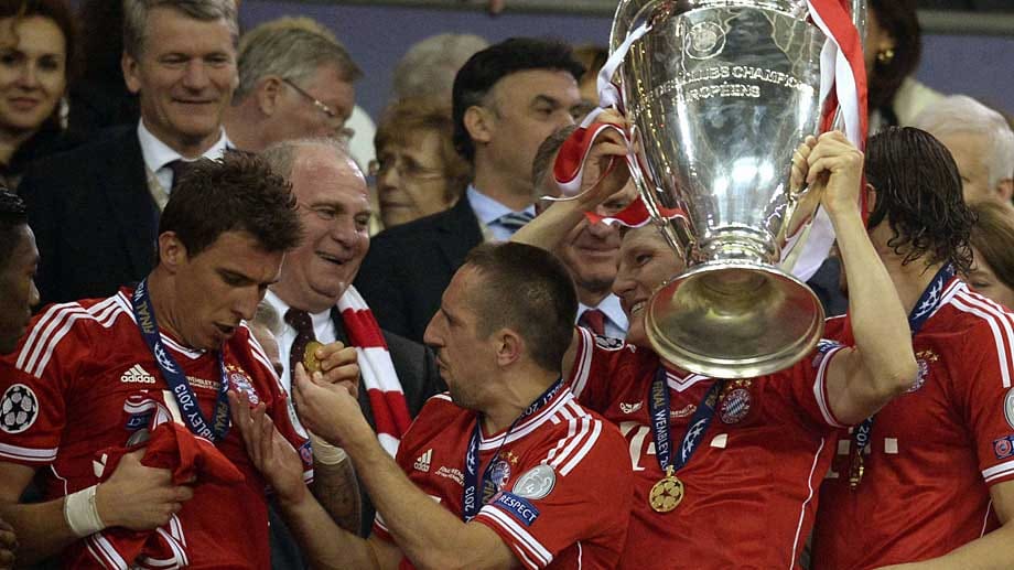 Bayern-Präsident Uli Hoeneß beim Gewinn der Champions League in Wembley. Bayern-Präsident Uli Hoeneß beim Gewinn der Champions League in Wembley.
