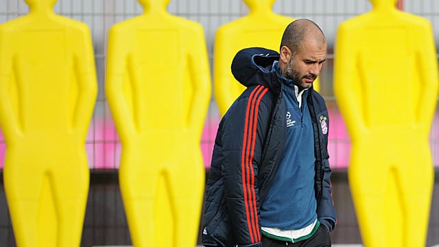 Nachdenkliche Miene: Pep Guardiola beim Abschlusstraining vor der Partie gegen ManCity. Nachdenkliche Miene: Pep Guardiola beim Abschlusstraining vor der Partie gegen ManCity.