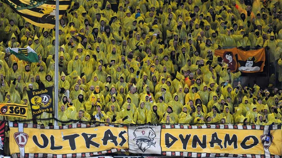 Gewalttätige Fans des Zweitligisten Dynamo Dresden sorgen immer wieder für Diskussionen. Jetzt wurde sogar ein Liga-Ausschluss gefordert. Gewalttätige Fans des Zweitligisten Dynamo Dresden sorgen immer wieder für Diskussionen. Jetzt wurde sogar ein Liga-Ausschluss gefordert.