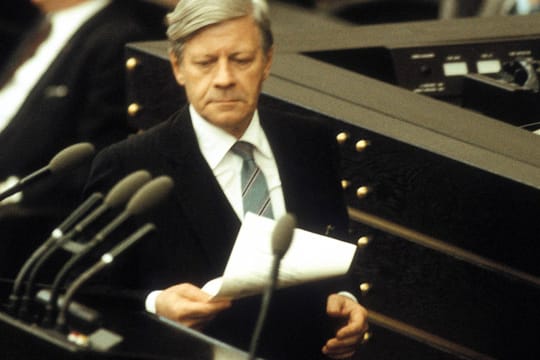 Helmut Schmidt bei einer Rede im Bundestag: Er war von 1974 bis 1982 Kanzler.