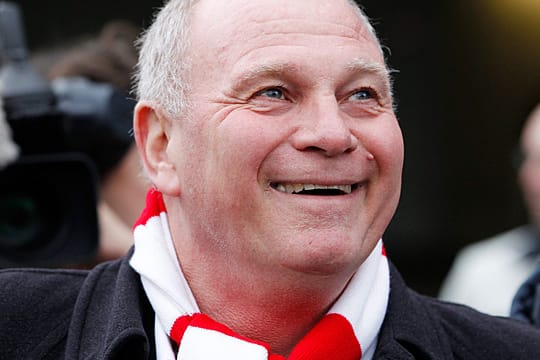 FCB-Präsident Uli Hoeneß findet die Niederlage gegen die Citizens gar nicht schlimm.