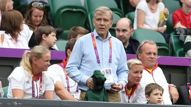Ärger um Ex-DTB-Präsident Waldenfels (hier in der Trainerbox von Angelique Kerber bei den Olympischen Spielen 2012). Ärger um Ex-DTB-Präsident Waldenfels (hier in der Trainerbox von Angelique Kerber bei den Olympischen Spielen 2012).