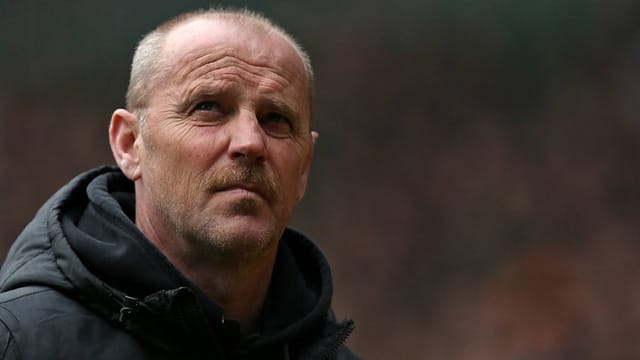 Sitzt Thomas Schaaf bald beim FC Schalke 04 auf der Bank?