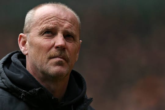Sitzt Thomas Schaaf bald beim FC Schalke 04 auf der Bank?