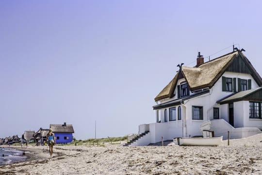 Ferienhäuser, wie hier an der Ostsee, sind beliebte Kaufobjekte