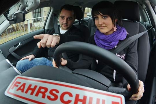 Der Führerschein mit 17 "entspricht dem Kindeswohl" und darf nicht ohne guten Grund verboten werden (Symbolbild).