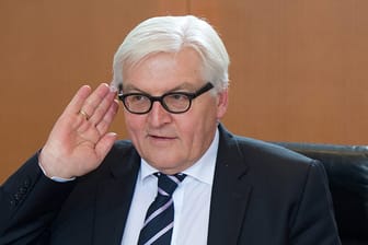 Frank-Walter Steinmeier (SPD) legt als alter und neuer Außenminister gleich los