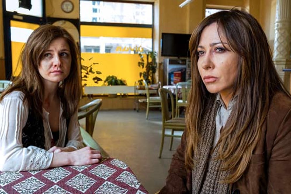 Josefine Preuß und Simone Thomalla als ungleiches Schwesternduo in "Tatort: Türkischer Honig"