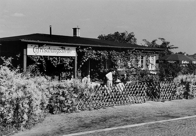 A8 Ulm – Stuttgart, Behelfsraststätte in der Anschlussstelle Wendlingen 1952. www.landesarchiv-bw.de A8 Ulm – Stuttgart, Behelfsraststätte in der Anschlussstelle Wendlingen 1952. www.landesarchiv-bw.de