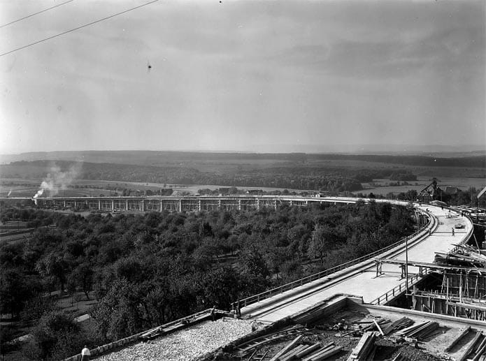 A 8 Ulm – Stuttgart, Aichelbergviadukt vor der Fertigstellung im September 1937 www.landesarchiv-bw.de A 8 Ulm – Stuttgart, Aichelbergviadukt vor der Fertigstellung im September 1937 www.landesarchiv-bw.de
