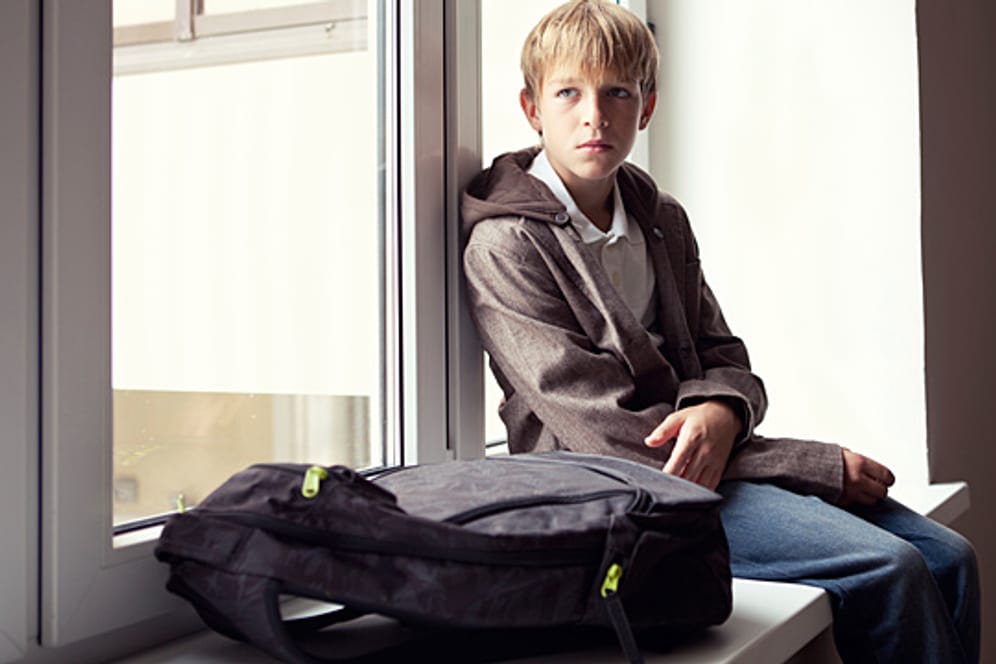 Trotz Schulpflicht können Kinder in Deutschland vom regulären Unterricht ausgeschlossen werden.