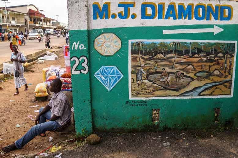 Bo ist die zweitgrößte Stadt Sierra Leones. Hier sitzen unzählige libanesische Händler, die Diamanten aus den Minen des Nordens verkaufen.