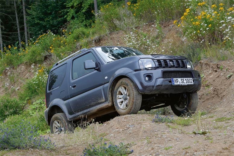 Der kleine Geländewagen Suzuki Jimny ist ab 15.190 Euro mit zuschaltbarem 4x4-System zu haben.