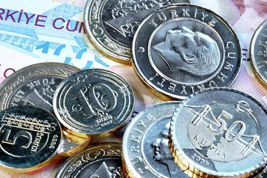 Auch wegen Regierungskrise: Türkische Lira verliert dramatisch an Wert
