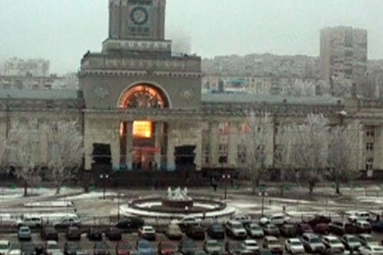 Wolgograd: Eine Sicherheitskamera im Gebäude gegenüber hat den Moment der Explosion in der Eingangshalle des Bahnhofs festgehalten.