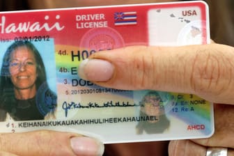 Streit um Nachnamen: Janice Keihanaikukauakahihuliheekahaunaele mit ihrem alten Führerschein