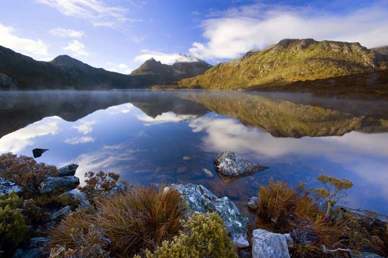 Der Dove Lake und der dahinter gelegenen Cradle Mountain.