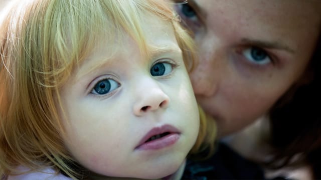 Ist Papa plötzlich ein Monster? Stalking betrifft auch die Kinder der "Zielperson"