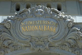 Schriftzug der Schweizerischen Nationalbank in Bern