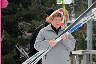 Angela Merkel im Urlaub in St. Moritz - nach wenigen Tagen hat sie sich beim Ski-Langlauf verletzt
