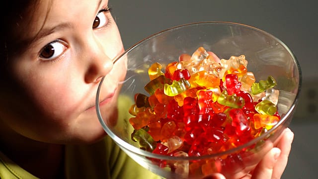 Kinder können Gummibärchen selten widerstehen.