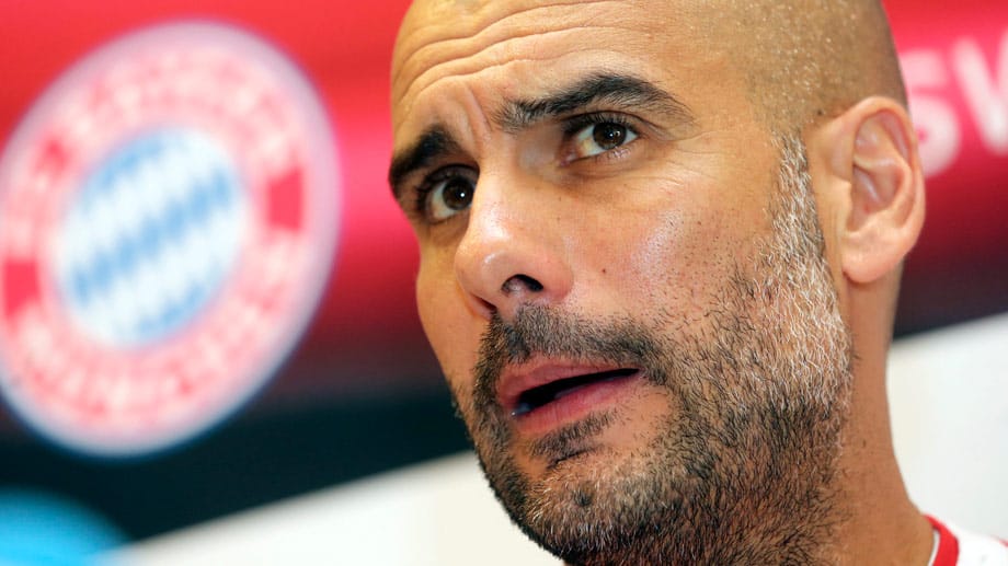 Pep Guardiola will aus Respekt vor Dortmund nicht über Lewandowski sprechen. Pep Guardiola will aus Respekt vor Dortmund nicht über Lewandowski sprechen.
