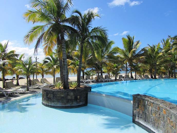 Hotel Beachcomber Shandrani (fünf Sterne) in Blue Bay: Leckeres Essen, wohlig warmes Klima und filmreife Sonnenuntergänge machen den Urlaub hier zu einem unvergesslichen Erlebnis.