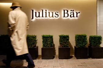 Die US-Steuerbehörde hat das Schweizer Bankhaus Julius Bär im Visier: Hunderte Amerikaner sollen sich mithilfe des Instituts vor Steuern gedrückt haben