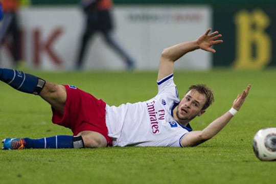 Maximilian Beister hat sich im Testspiel gegen Vitesse Arnheim womöglich schwer verletzt.