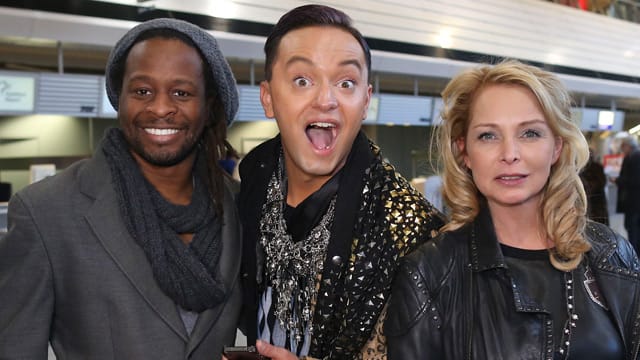 Mola Adebisi, Julian Stoeckel und Corinna Drews (v.l.) vor ihrem Abflug nach Australien.