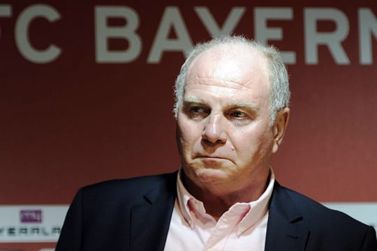 Uli Hoeneß traut der FIFA bei der Wahl zum Weltfußballer des Jahres nicht über den Weg.