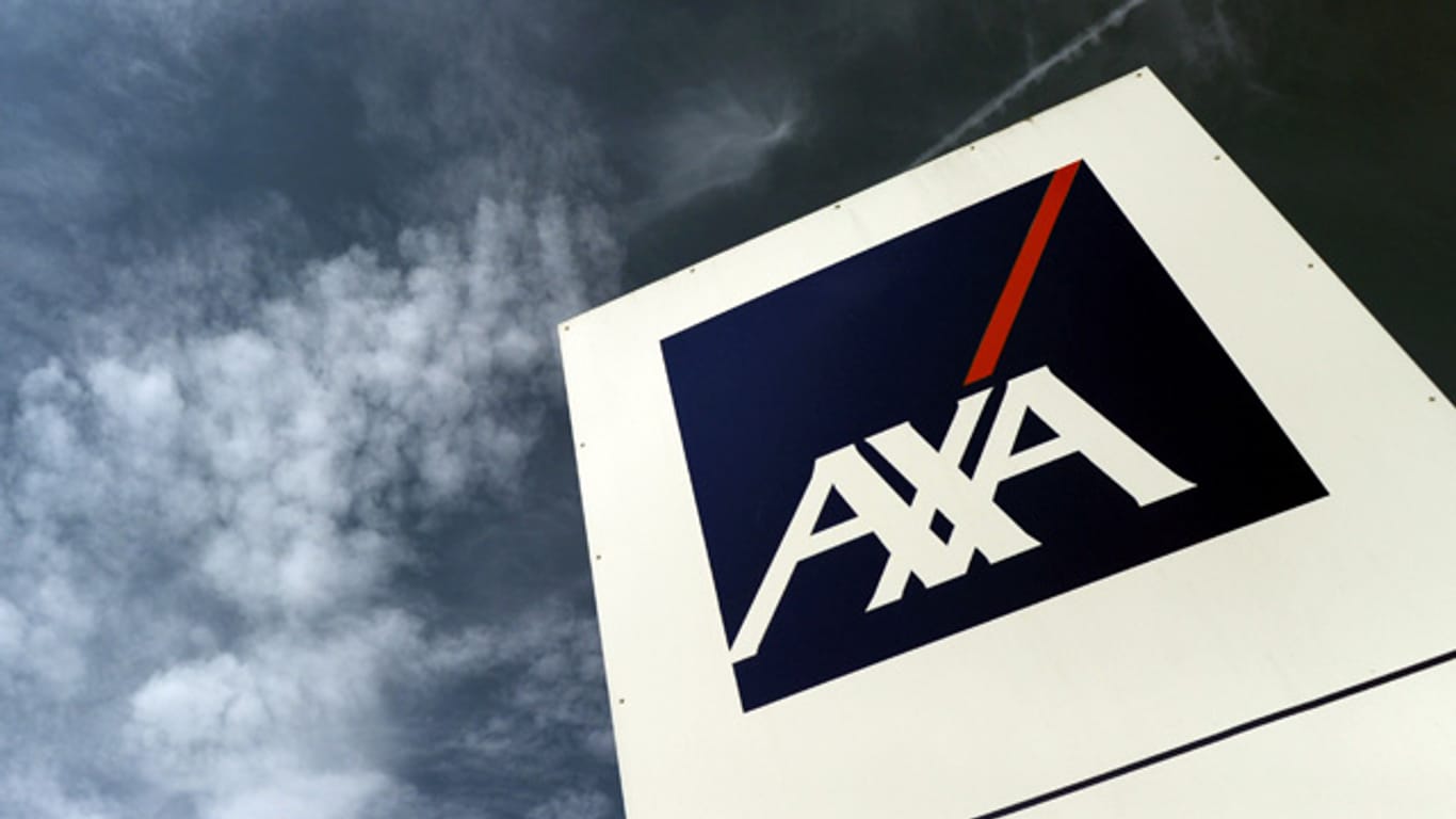 Fünf Lebensversicherer, darunter die Axa, werden von der Verbraucherzentrale Hamburg verklagt
