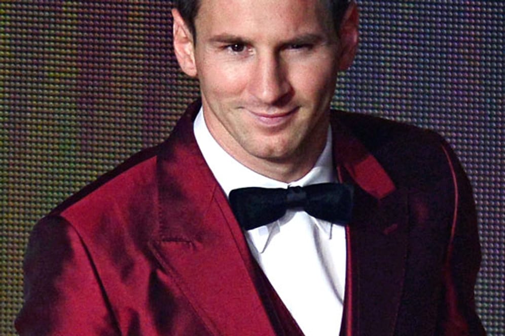 Lionel Messi im roten "Dolce & Gabbana"-Anzug