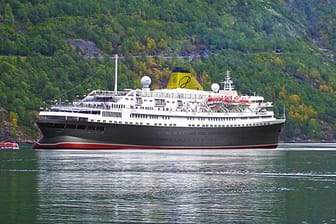 Sie rammte einst die "Andrea Doria", später fuhr sie für die DDR. Nun geht Ambiente Kreuzfahrten mit der MS "Azores" an den Start.